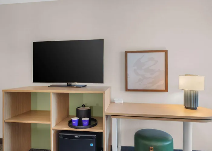 Spark By Hilton Bakersfield Central