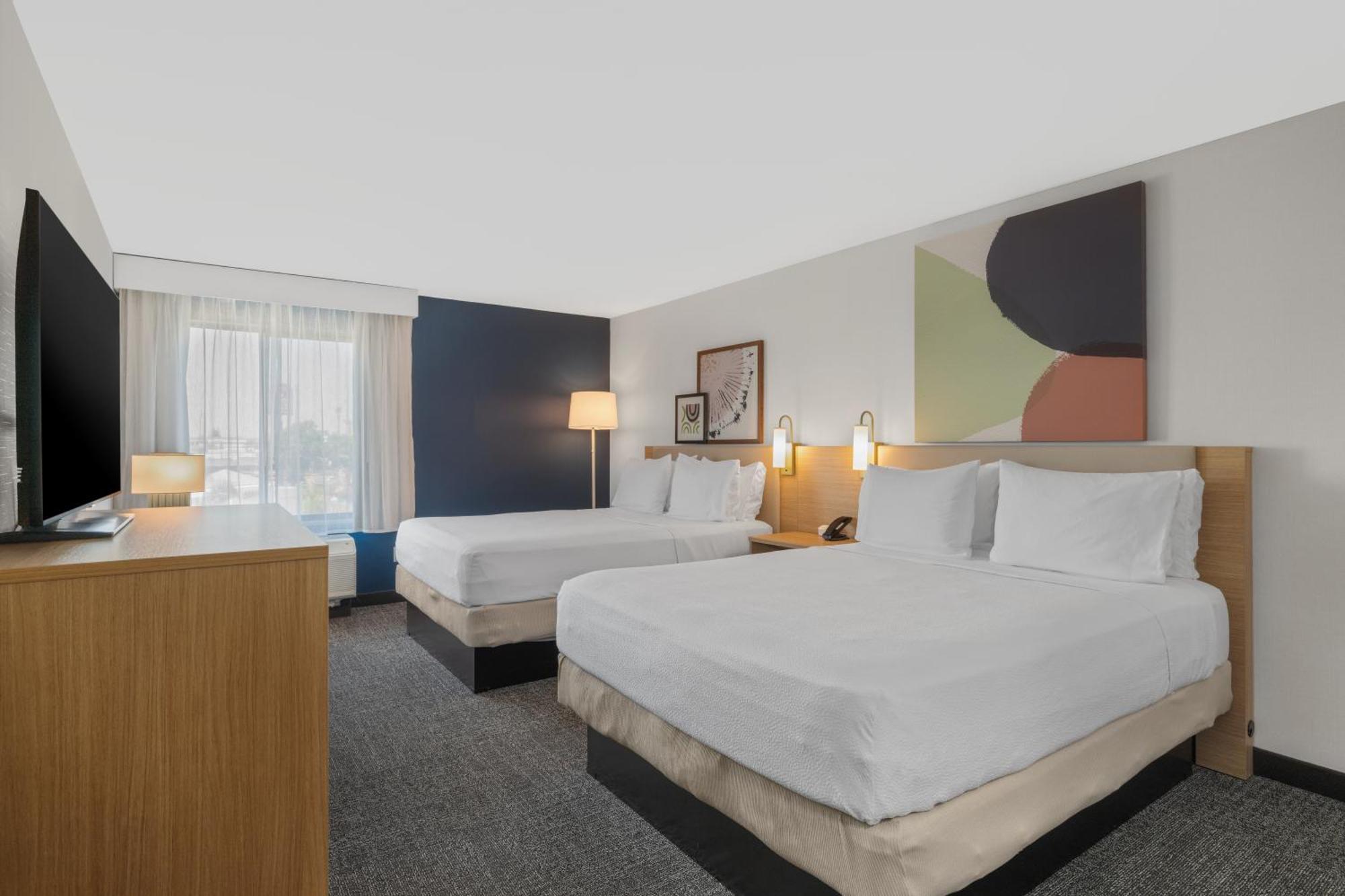 Hotel Spark By Hilton Central 3*