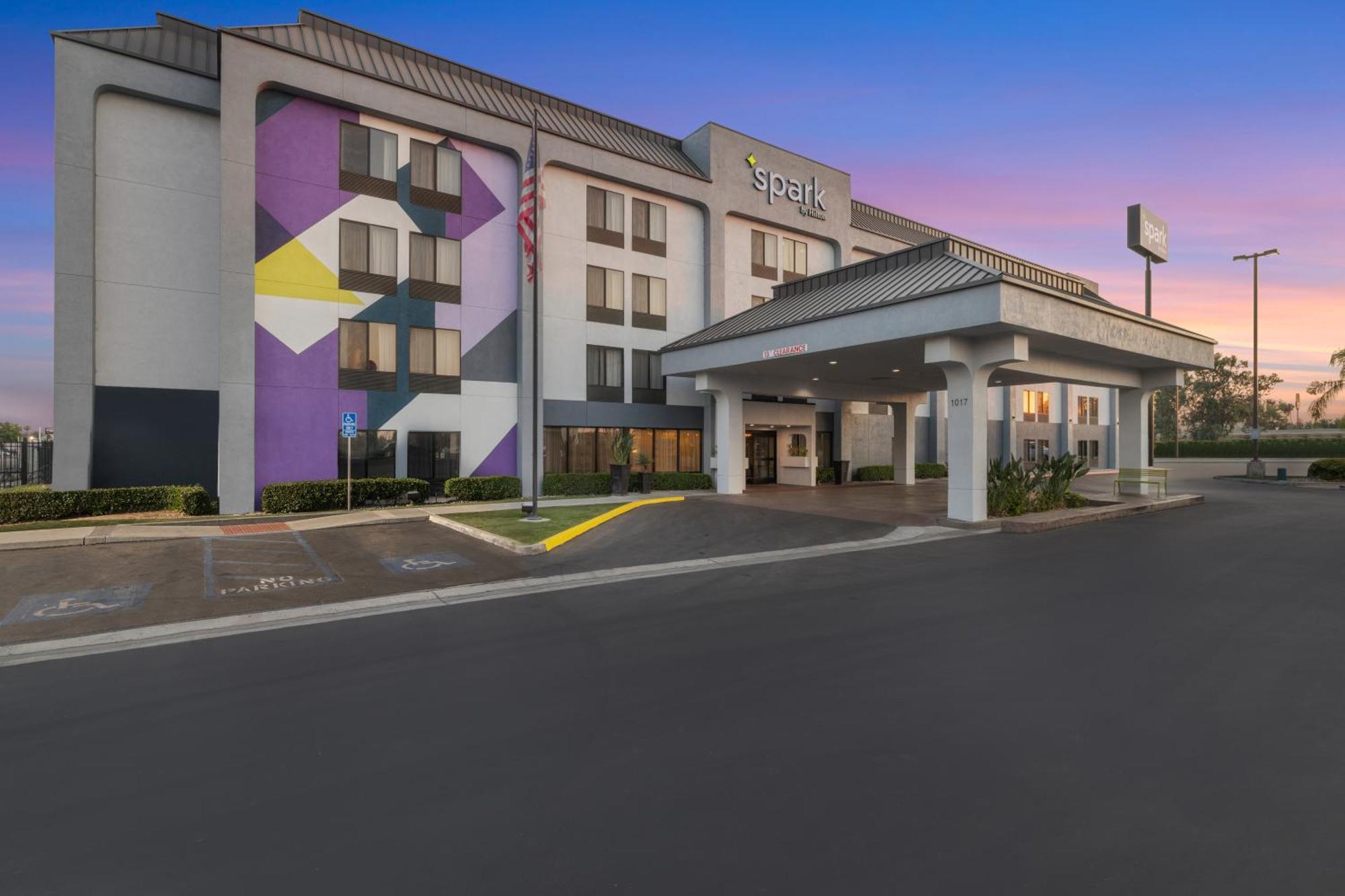 Spark By Hilton Hotel 3*