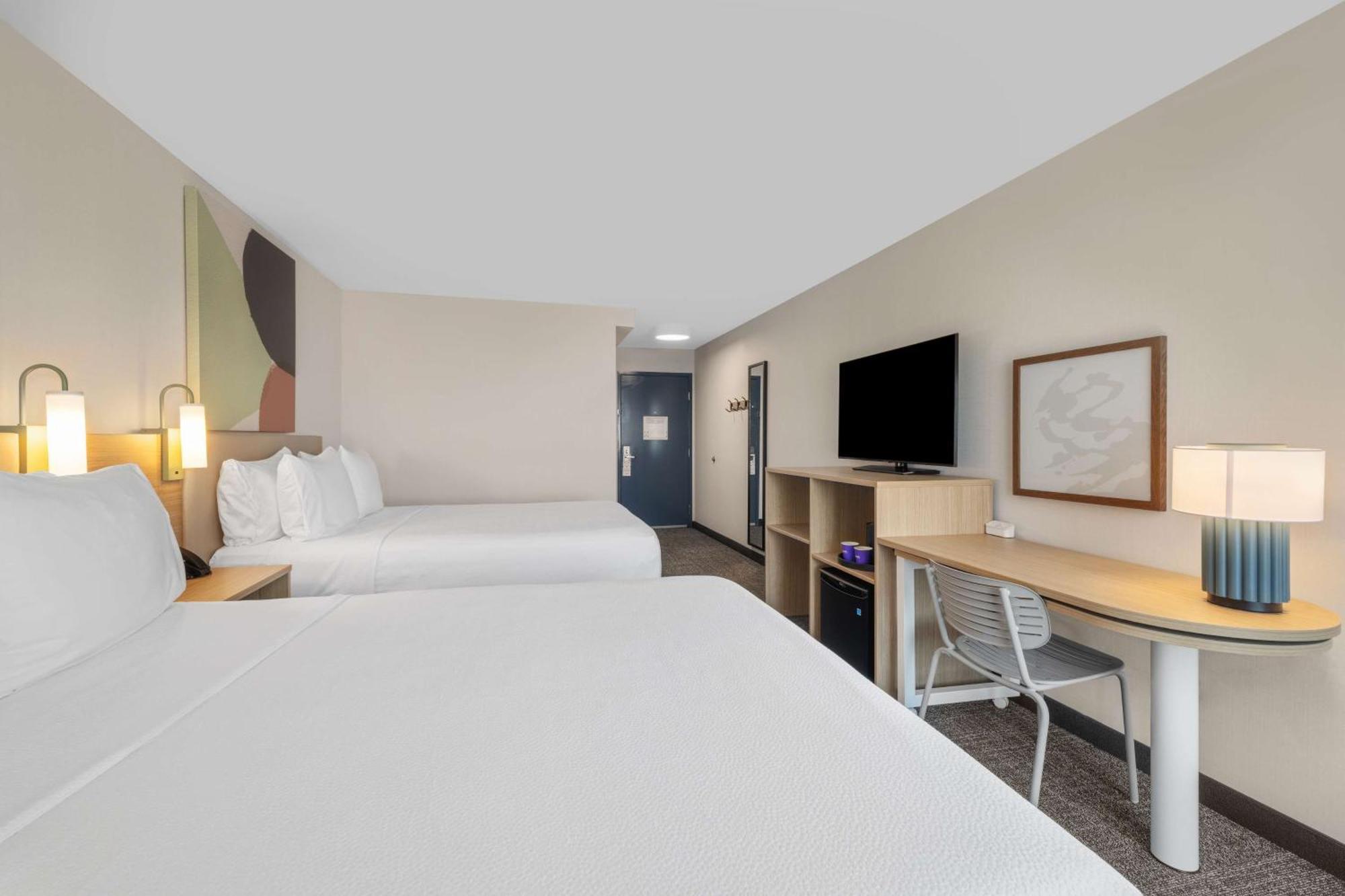 Spark By Hilton Bakersfield