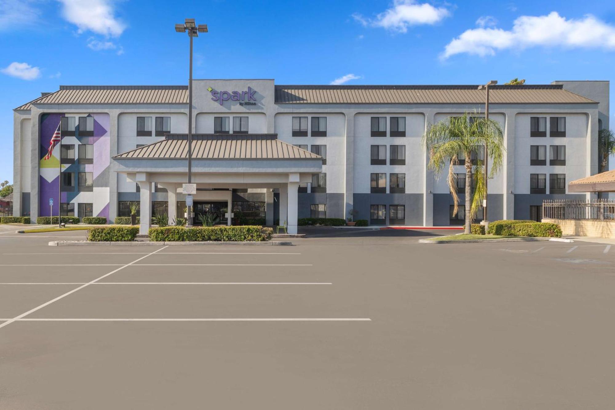 Spark By Hilton Hotel Bakersfield